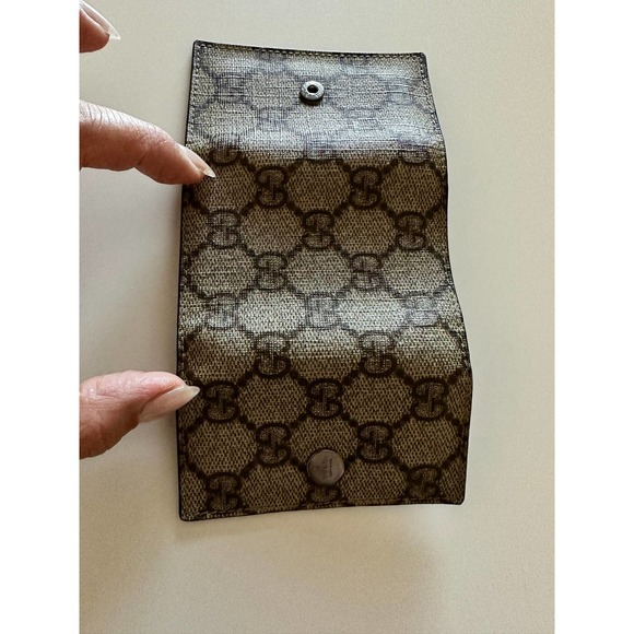 GUCCI GG Logo Supreme 6 Ring Key Case - Picture 3 of 10